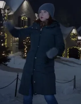 Home Sweet Home Alone 2021 Ellie Kemper Puffer Coat | Pam Black Coat