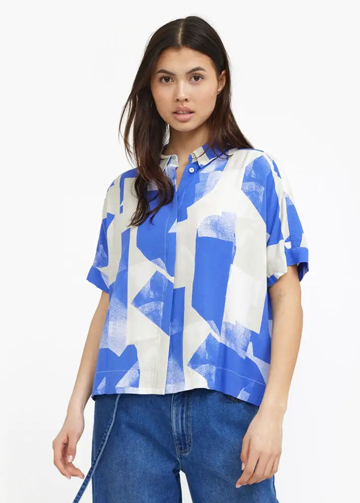 Soft Rebels Phoebe SS Shirt SR423-703 Bold Graphic Dazzling