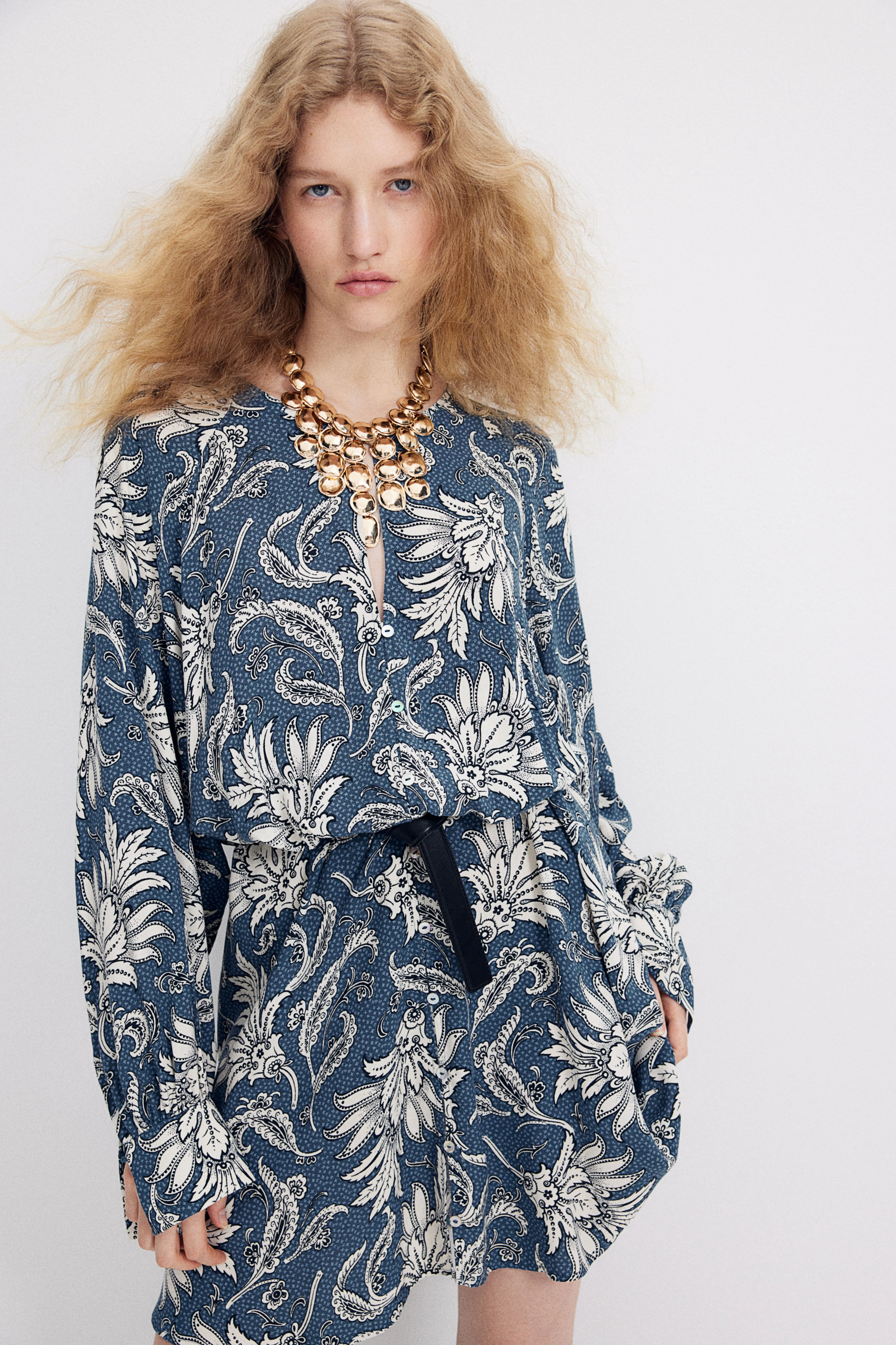 Viscose dress - Round neck - Long sleeve - Dusty blue/Paisley-patterned - Ladies | H&M GB